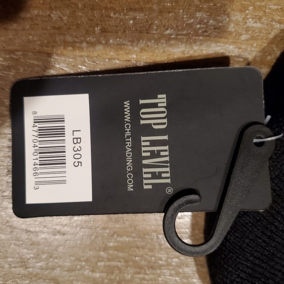 Black top level beanie NWT - Picture 2 of 5
